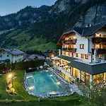 Natur-&auszeithotel Hüttenwirt Hotel 4*