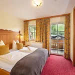 Natur-&auszeithotel Hüttenwirt Hotel Hüttschlag
