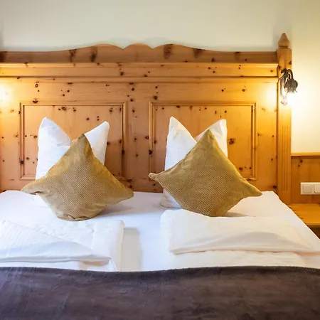Hotel Naturhotel Huettenwirt In Middle Of Nature