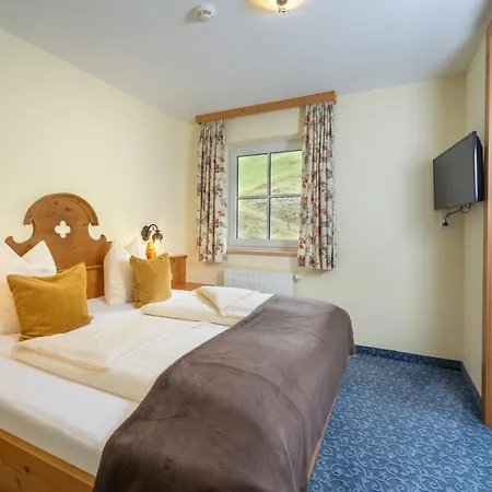 Naturhotel Huettenwirt Im Grossarltal فندق Hüttschlag