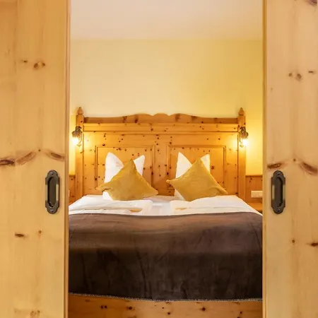 Naturhotel Huettenwirt In Middle Of Nature Hotel Huttschlag