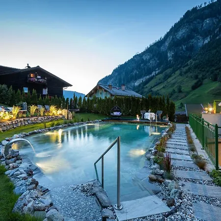Hotel Naturhotel Huettenwirt In Middle Of Nature Huttschlag
