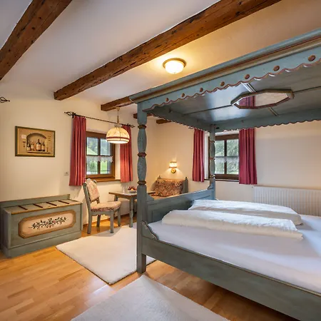 Natur-&auszeithotel Hüttenwirt Hotel 4*