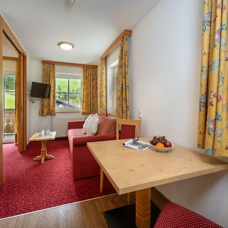 Naturhotel Huettenwirt Im Grossarltal Otel Hüttschlag