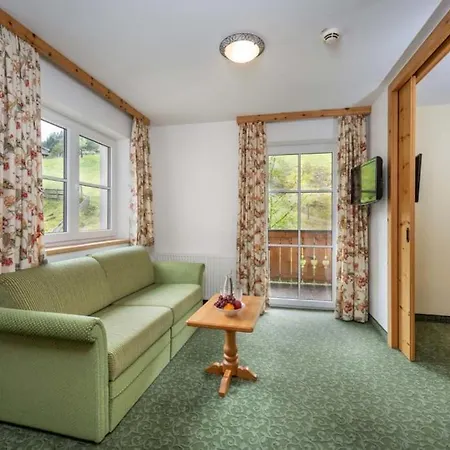 Natur-&auszeithotel Hüttenwirt 4* Hüttschlag