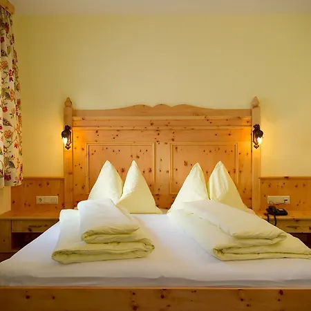 Naturhotel Huettenwirt Im Grossarltal Hüttschlag